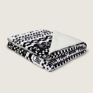 PINK Victoria's Secret Black White Sherpa Blanket Throw Soft 50x60